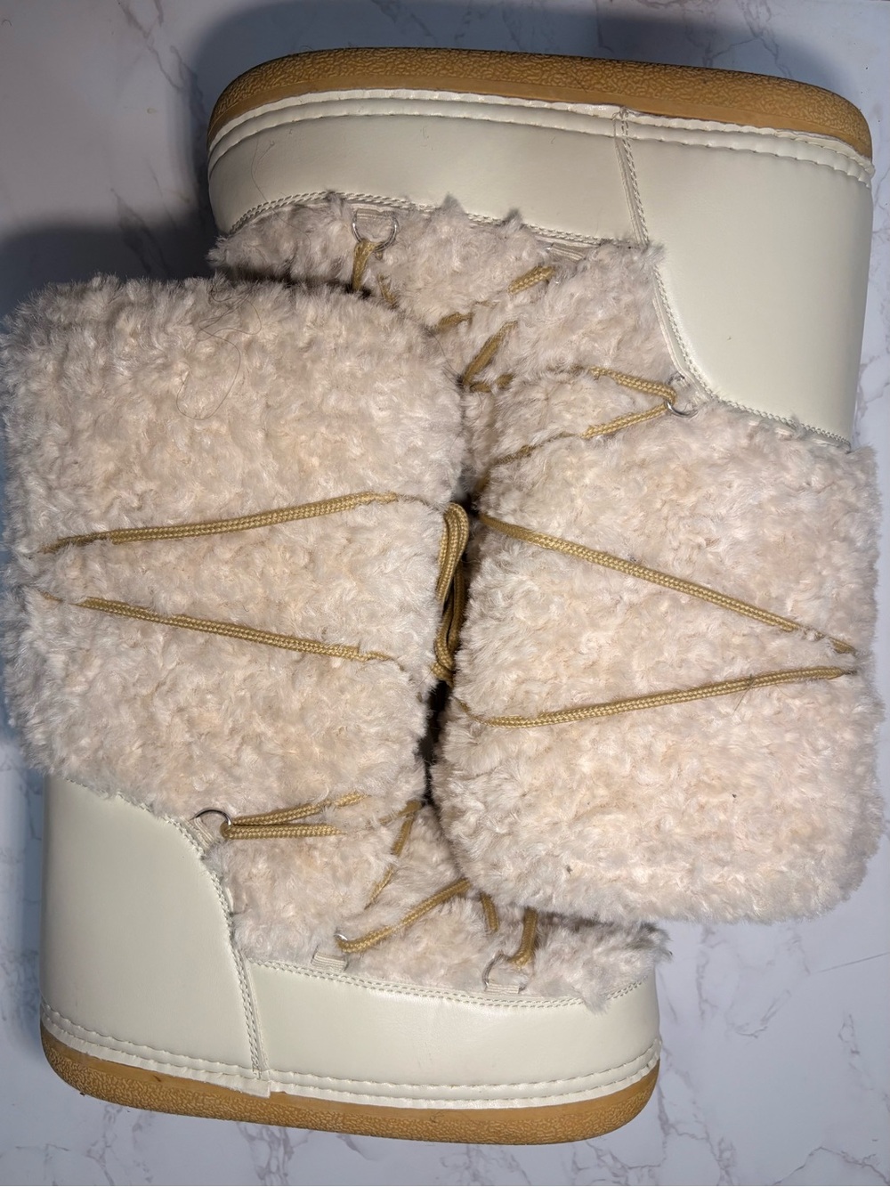 ShoeDazzle Cream Faux Fur Lace-Up Platform Winter Boots Size 8